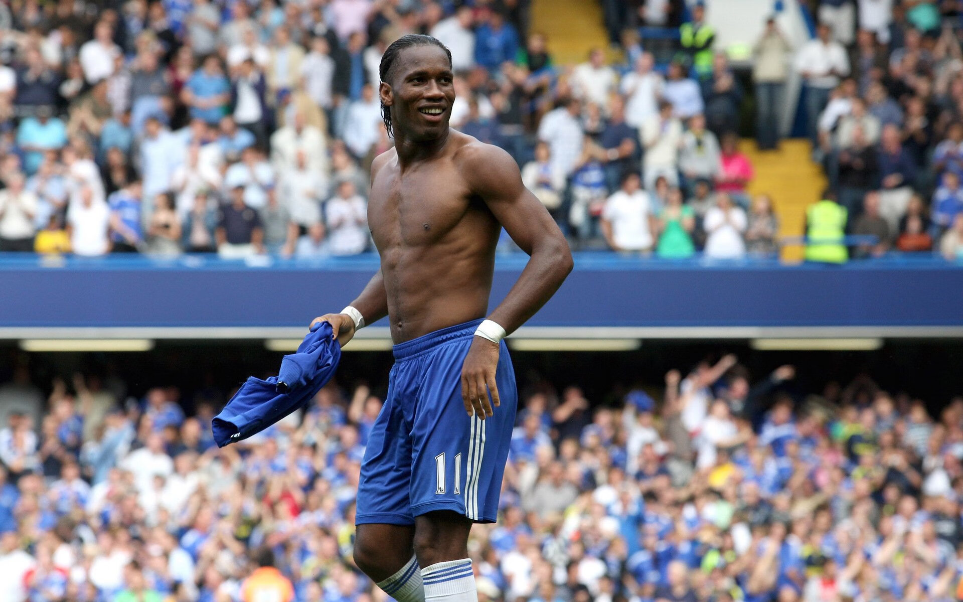 上海申花神奇门将鲍亚雄五次扑救力保球队不败,鲍亚雄简历